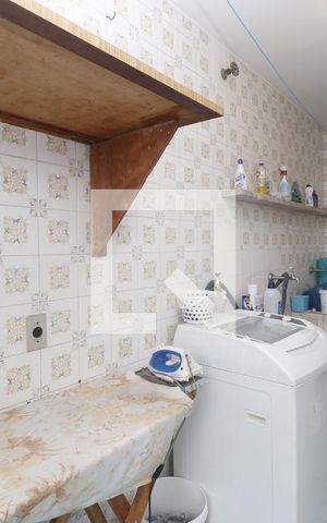Casa à venda com 180m², 3 quartos e 4 vagasÁrea de Serviço