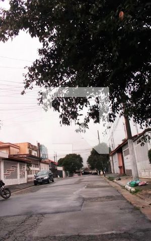 Casa à venda com 180m², 3 quartos e 4 vagas Casa à venda com 180m², 3 quartos e 4 vagasVista da Rua