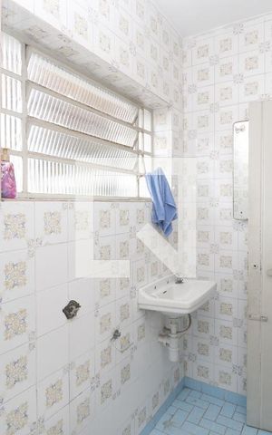 Casa à venda com 180m², 3 quartos e 4 vagasBanheiro de serviço