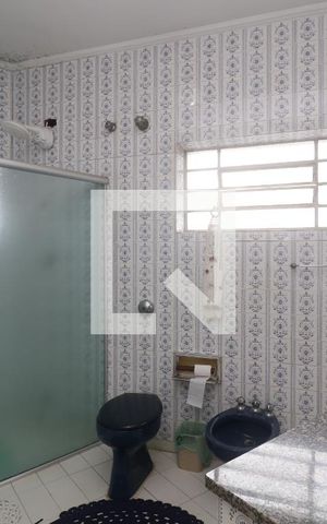 Casa à venda com 180m², 3 quartos e 4 vagasBanheiro