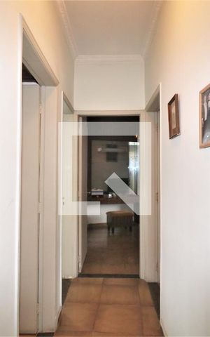 Casa à venda com 180m², 3 quartos e 4 vagasCorredor