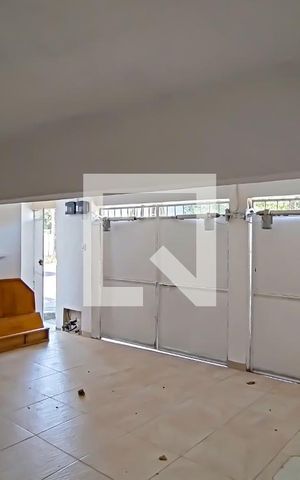Casa à venda com 300m², 3 quartos e 2 vagas Casa à venda com 300m², 3 quartos e 2 vagasÁrea comum