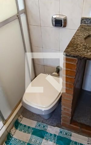 Casa à venda com 300m², 3 quartos e 2 vagas Casa à venda com 300m², 3 quartos e 2 vagasBanheiro 2