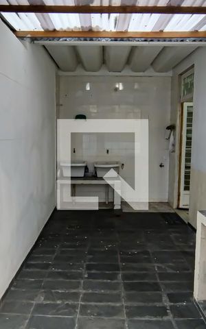Casa à venda com 300m², 3 quartos e 2 vagas Casa à venda com 300m², 3 quartos e 2 vagasÁrea de Serviço
