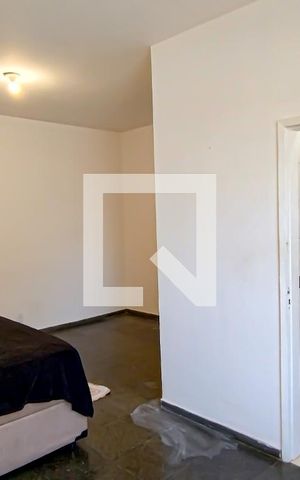Casa à venda com 300m², 3 quartos e 2 vagas Casa à venda com 300m², 3 quartos e 2 vagasSala 2