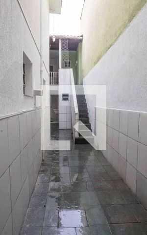 Casa para alugar com 80m², 2 quartos e 1 vaga Casa para alugar com 80m², 2 quartos e 1 vagaCorredor