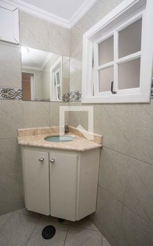 Casa para alugar com 80m², 2 quartos e 1 vaga Casa para alugar com 80m², 2 quartos e 1 vagaBanheiro