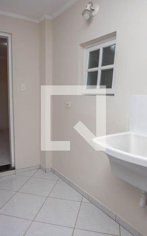 Casa para alugar com 80m², 2 quartos e 1 vaga Casa para alugar com 80m², 2 quartos e 1 vagaÁrea de Serviço