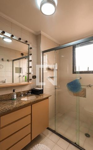 Apartamento para alugar com 190m², 4 quartos e 2 vagas Apartamento para alugar com 190m², 4 quartos e 2 vagasBanheiro da Suíte 2