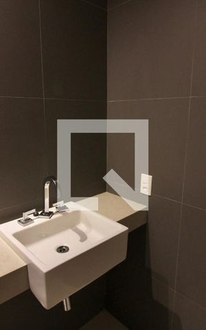 Apartamento à venda com 243m², 4 quartos e 3 vagas Apartamento à venda com 243m², 4 quartos e 3 vagasBanheiro Social