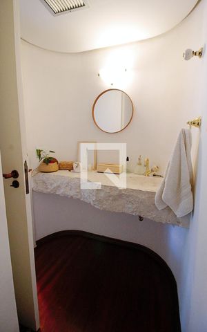 Apartamento à venda com 260m², 3 quartos e 4 vagas Apartamento à venda com 260m², 3 quartos e 4 vagasLavabo