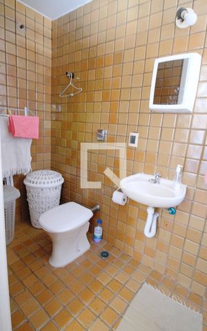 Apartamento à venda com 260m², 3 quartos e 4 vagas Apartamento à venda com 260m², 3 quartos e 4 vagasBanheiro de serviço