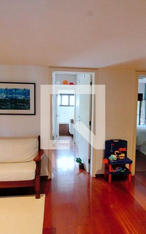 Apartamento à venda com 260m², 3 quartos e 4 vagas Apartamento à venda com 260m², 3 quartos e 4 vagasSala de TV