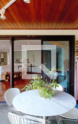 Apartamento à venda com 260m², 3 quartos e 4 vagas Apartamento à venda com 260m², 3 quartos e 4 vagasVaranda Gourmet