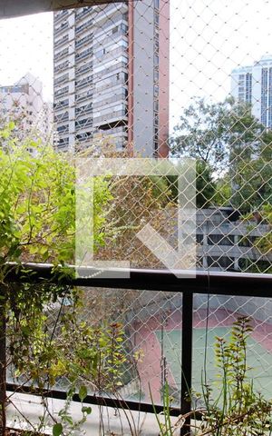 Apartamento à venda com 260m², 3 quartos e 4 vagas Apartamento à venda com 260m², 3 quartos e 4 vagasVaranda da Suíte 2