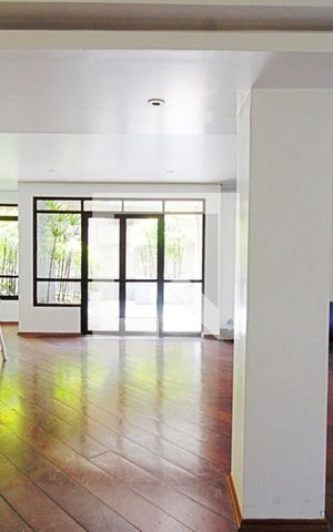 Apartamento à venda com 260m², 3 quartos e 4 vagas Apartamento à venda com 260m², 3 quartos e 4 vagasÁrea comum - Salão de festas