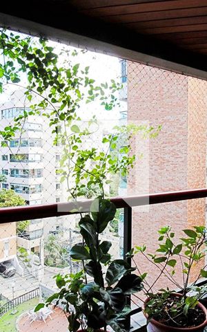 Apartamento à venda com 260m², 3 quartos e 4 vagas Apartamento à venda com 260m², 3 quartos e 4 vagasVaranda Gourmet