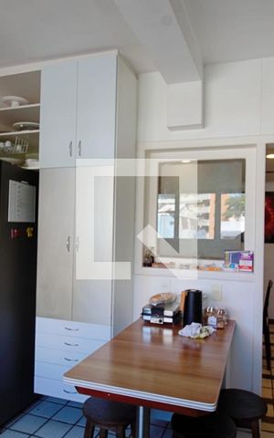 Apartamento à venda com 260m², 3 quartos e 4 vagas Apartamento à venda com 260m², 3 quartos e 4 vagasCozinha