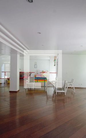 Apartamento à venda com 260m², 3 quartos e 4 vagas Apartamento à venda com 260m², 3 quartos e 4 vagasÁrea comum - Salão de festas