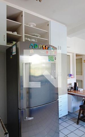 Apartamento à venda com 260m², 3 quartos e 4 vagas Apartamento à venda com 260m², 3 quartos e 4 vagasCozinha