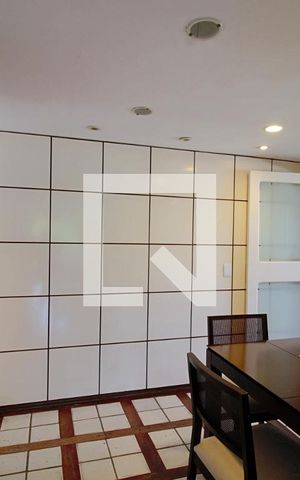 Apartamento à venda com 260m², 3 quartos e 4 vagas Apartamento à venda com 260m², 3 quartos e 4 vagasCopa