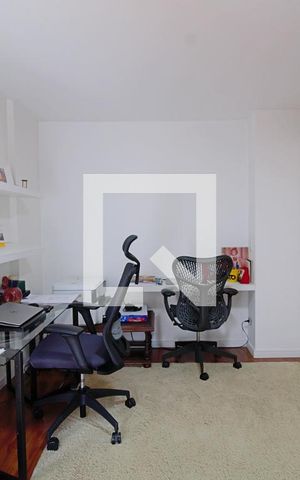 Apartamento à venda com 260m², 3 quartos e 4 vagas Apartamento à venda com 260m², 3 quartos e 4 vagasEscritório