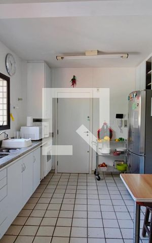Apartamento à venda com 260m², 3 quartos e 4 vagas Apartamento à venda com 260m², 3 quartos e 4 vagasCozinha