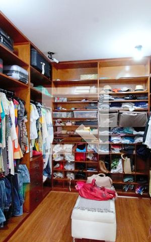 Apartamento à venda com 260m², 3 quartos e 4 vagas Apartamento à venda com 260m², 3 quartos e 4 vagasCloset da suíte 3