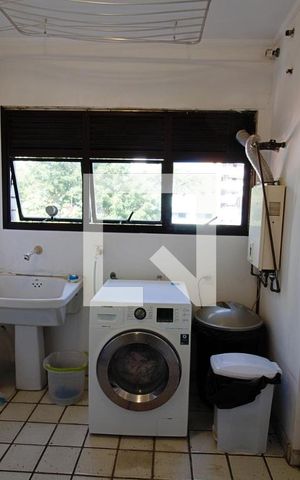 Apartamento à venda com 260m², 3 quartos e 4 vagas Apartamento à venda com 260m², 3 quartos e 4 vagasÁrea de Serviço