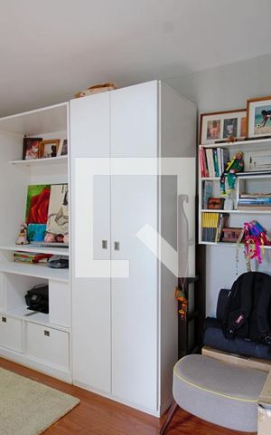 Apartamento à venda com 260m², 3 quartos e 4 vagas Apartamento à venda com 260m², 3 quartos e 4 vagasEscritório