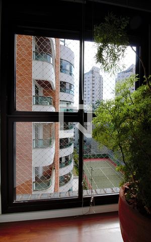 Apartamento à venda com 260m², 3 quartos e 4 vagas Apartamento à venda com 260m², 3 quartos e 4 vagasVista do Escritório