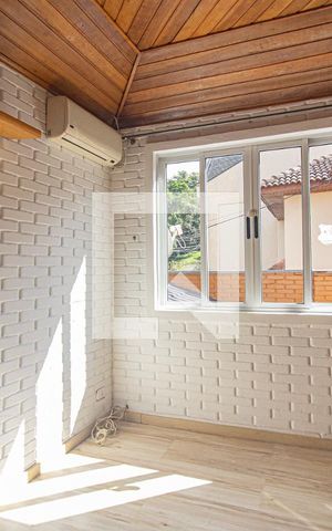 Casa para alugar com 220m², 3 quartos e 3 vagas Casa para alugar com 220m², 3 quartos e 3 vagasQuarto 2