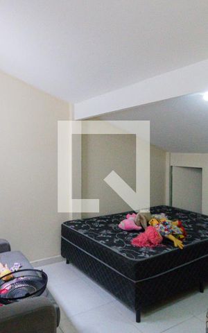 Casa de condomínio à venda com 280m², 4 quartos e 2 vagas Casa de condomínio à venda com 280m², 4 quartos e 2 vagasQuarto