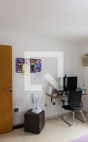 Casa de condomínio à venda com 280m², 4 quartos e 2 vagas Casa de condomínio à venda com 280m², 4 quartos e 2 vagasSuíte 1