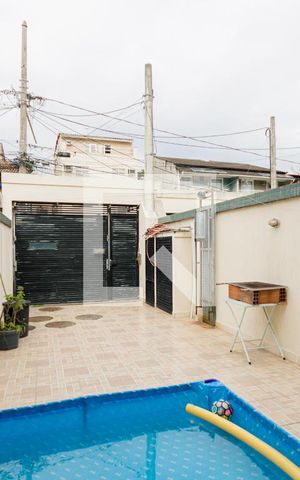 Casa de condomínio à venda com 280m², 4 quartos e 2 vagas Casa de condomínio à venda com 280m², 4 quartos e 2 vagasGaragem/Varanda