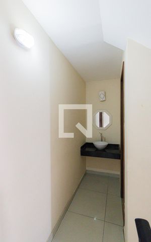 Casa de condomínio à venda com 280m², 4 quartos e 2 vagas Casa de condomínio à venda com 280m², 4 quartos e 2 vagasLavabo