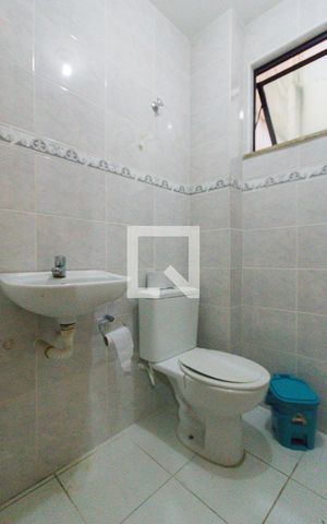 Casa de condomínio à venda com 280m², 4 quartos e 2 vagas Casa de condomínio à venda com 280m², 4 quartos e 2 vagasLavabo