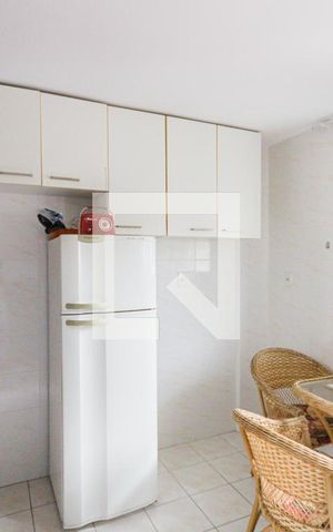 Casa de condomínio à venda com 280m², 4 quartos e 2 vagas Casa de condomínio à venda com 280m², 4 quartos e 2 vagasCozinha