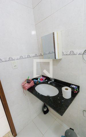 Casa de condomínio à venda com 280m², 4 quartos e 2 vagas Casa de condomínio à venda com 280m², 4 quartos e 2 vagasBanheiro da Suíte 2