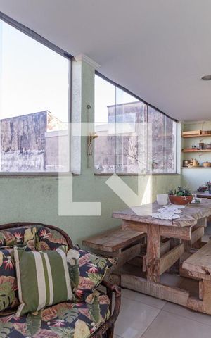 Casa para alugar com 250m², 4 quartos e 3 vagasSacada