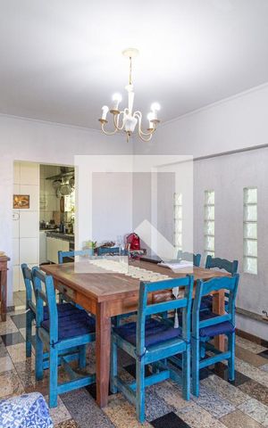 Casa para alugar com 250m², 4 quartos e 3 vagasSala