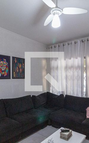 Casa para alugar com 250m², 4 quartos e 3 vagasSala
