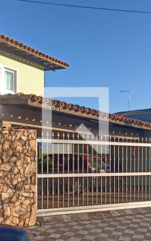 Casa para alugar com 250m², 4 quartos e 3 vagasFachada