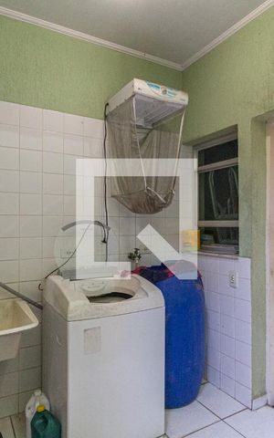 Casa para alugar com 250m², 4 quartos e 3 vagasÁrea de serviço
