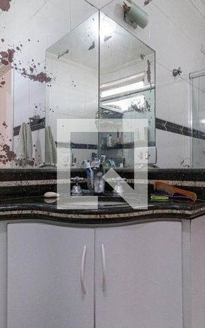 Casa para alugar com 250m², 4 quartos e 3 vagasBanheiro da suíte 4