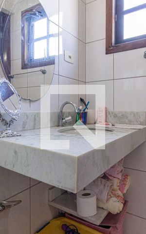 Casa para alugar com 250m², 4 quartos e 3 vagasBanheiro da suíte 1