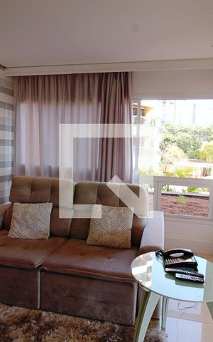 Apartamento à venda com 240m², 3 quartos e 4 vagas Apartamento à venda com 240m², 3 quartos e 4 vagasSala de TV