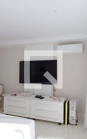 Apartamento à venda com 240m², 3 quartos e 4 vagas Apartamento à venda com 240m², 3 quartos e 4 vagasSuíte 3