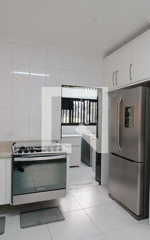 Apartamento à venda com 240m², 3 quartos e 4 vagas Apartamento à venda com 240m², 3 quartos e 4 vagasCozinha
