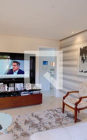 Apartamento à venda com 240m², 3 quartos e 4 vagas Apartamento à venda com 240m², 3 quartos e 4 vagasSala de TV